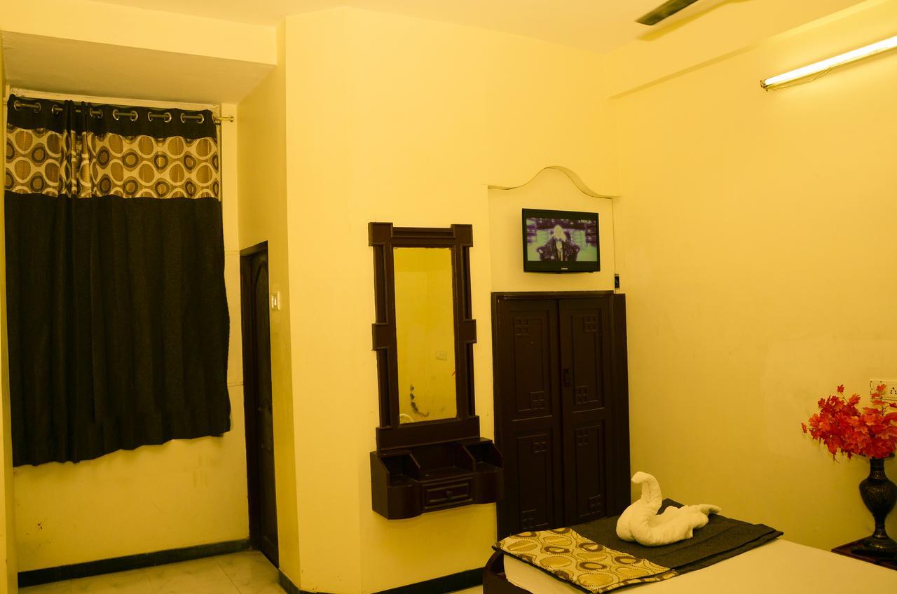 Hotel Gowtham Coimbatore Exterior photo